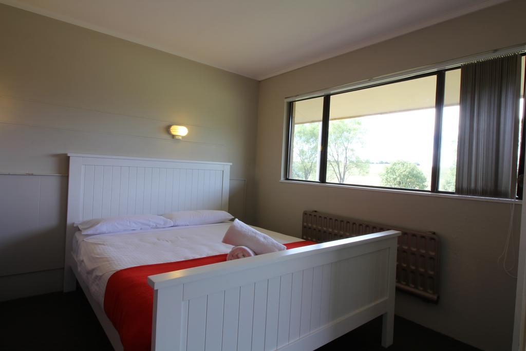Snowy Mountains Resort And Function Centre Адаминаби Номер фото