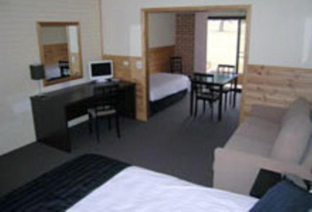 Snowy Mountains Resort And Function Centre Адаминаби Номер фото